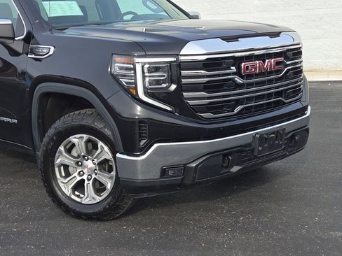 Used 2025 GMC Sierra 1500 SLT image 2