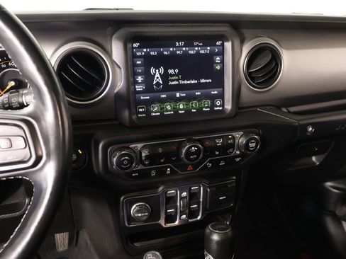 Used 2021 Jeep Wrangler Unlimited Sport AWD/4WD image 5