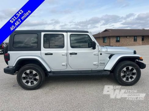 Used 2023 Jeep Wrangler Unlimited Sahara w/ LED Lighting Group AWD/4WD image 6