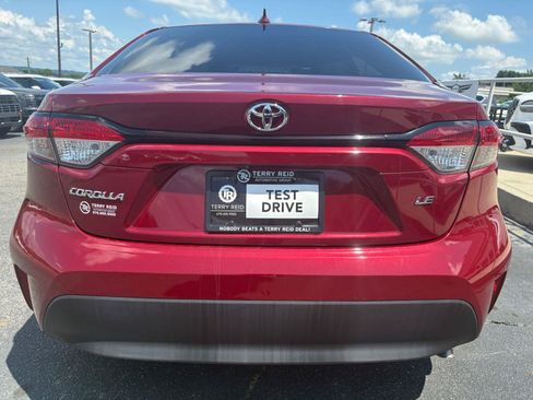 Used 2023 Toyota Corolla LE w/ LE Convenience Package FWD image 7