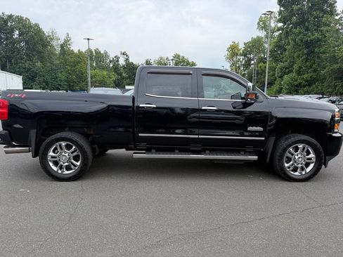 Used 2019 Chevrolet Silverado 2500 High Country w/ Duramax Plus Package AWD/4WD image 7