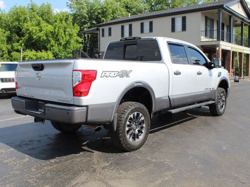 Used 2018 Nissan Titan PRO-4X w/ Pro-4x Convenience Package AWD/4WD image 5
