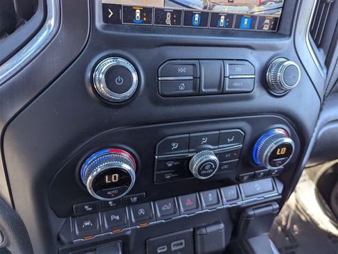 Used 2021 GMC Sierra 1500 AT4 w/ AT4 Premium Package image 29