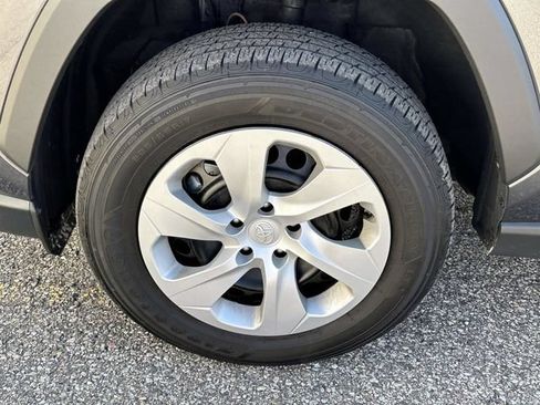 Used 2025 Toyota RAV4 LE AWD/4WD image 10