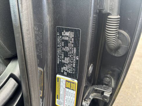 Used 2025 Kia Soul LX w/ LX Technology Package FWD image 27