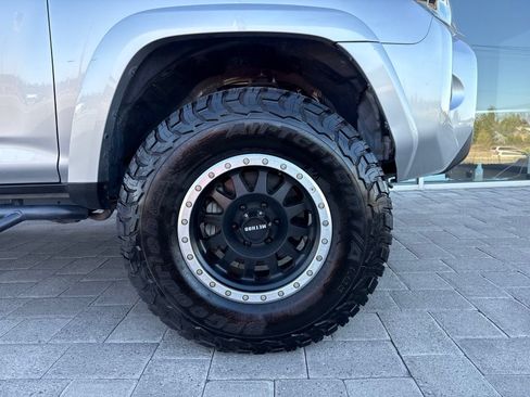 Used 2019 Toyota 4Runner TRD Off-Road AWD/4WD image 9