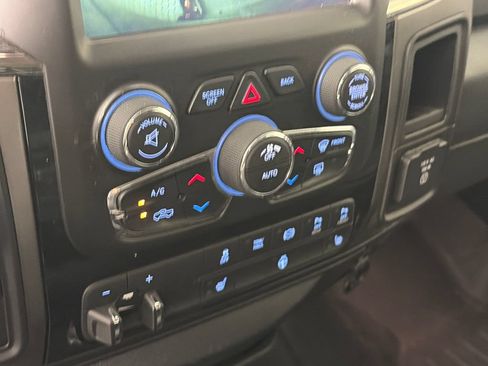 Used 2018 RAM 2500 Big Horn w/ Sport Appearance Group AWD/4WD image 21