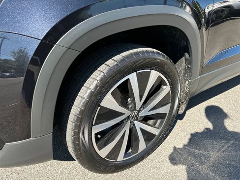 Certified 2023 Volkswagen Taos SE AWD/4WD image 7
