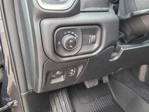 New 2026 RAM 1500 4x4 Crew Cab image 14