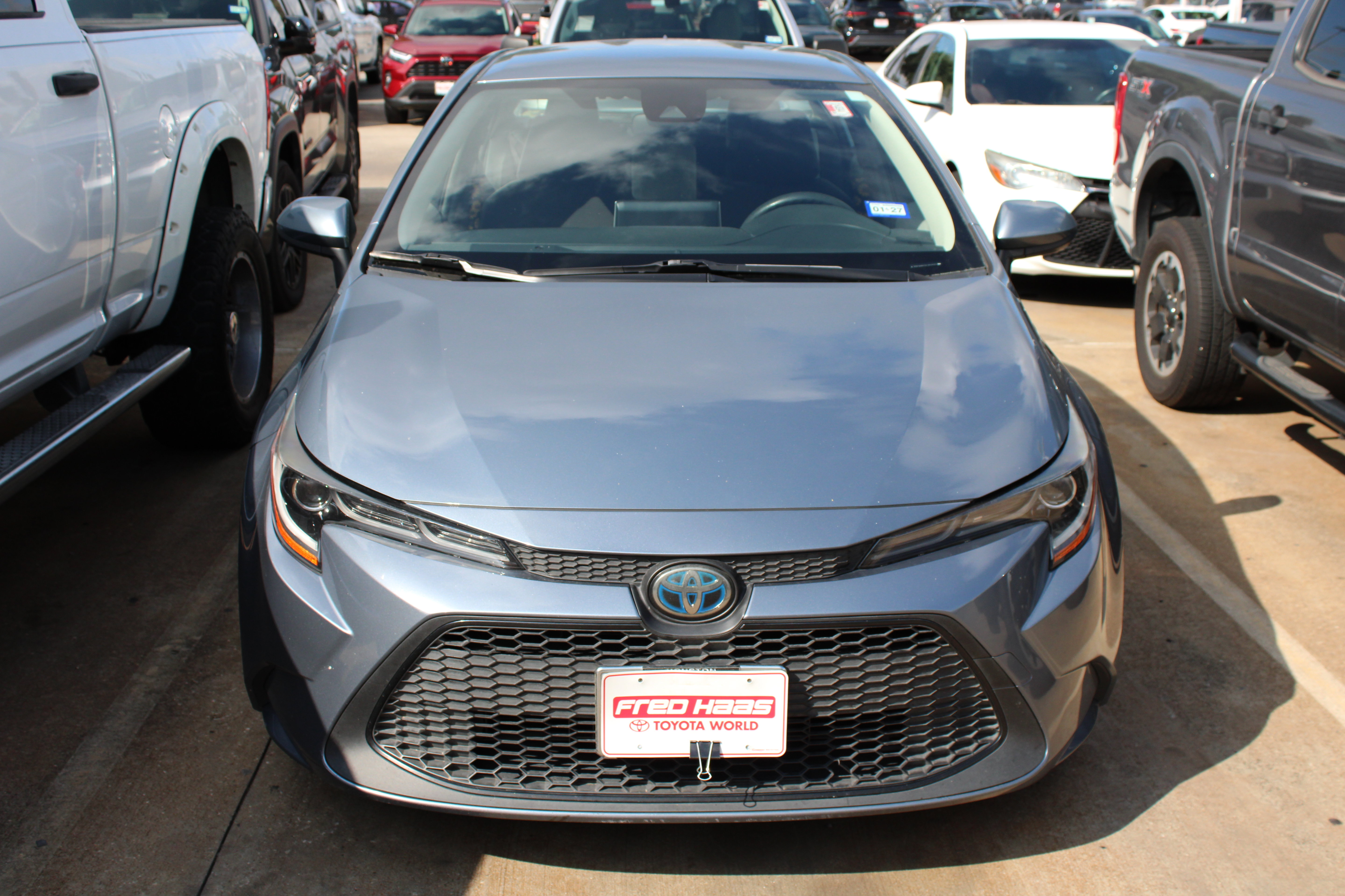 Used 2021 Toyota Corolla LE FWD image 3