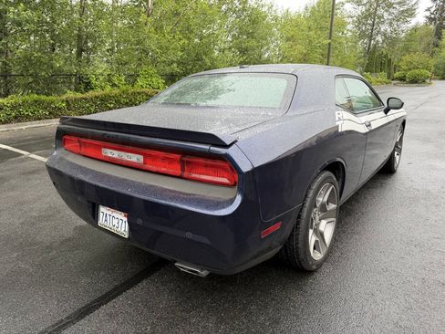 Used 2013 Dodge Challenger R/T RWD image 5