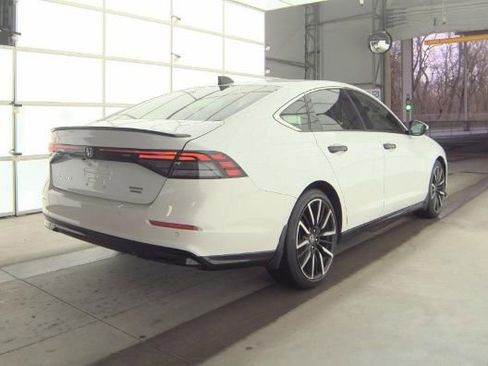 Used 2024 Honda Accord Sport image 2