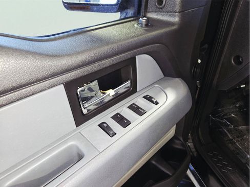 Used 2013 Ford F150 XLT w/ Luxury Equipment Group AWD/4WD image 11