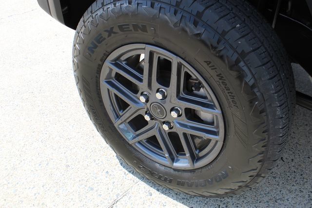 Used 2024 Jeep Wrangler Unlimited Sport AWD/4WD image 3
