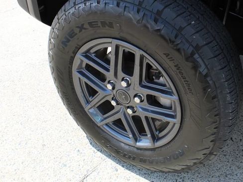 Used 2024 Jeep Wrangler Unlimited Sport AWD/4WD image 3