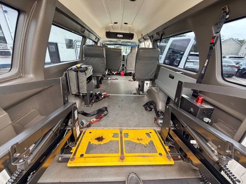 Used 2014 Ford E-350 and Econoline 350 Extended Super Duty w/ Power Group RWD image 48