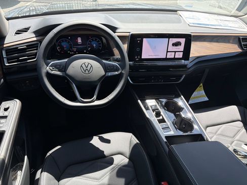 New 2026 Volkswagen Atlas SE FWD image 8