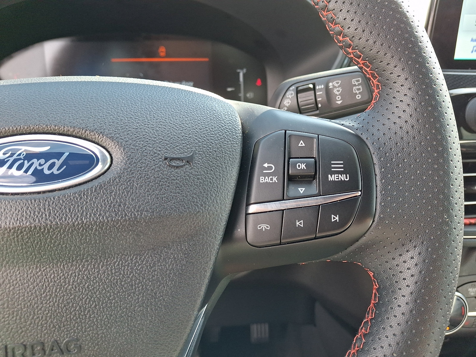 Used 2025 Ford Escape ST-Line Select AWD/4WD image 23