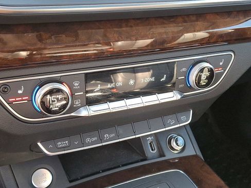 Used 2019 Audi Q5 2.0T Premium w/ Convenience Package image 16