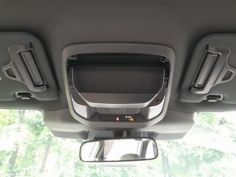 Certified 2025 Subaru Forester AWD/4WD image 39