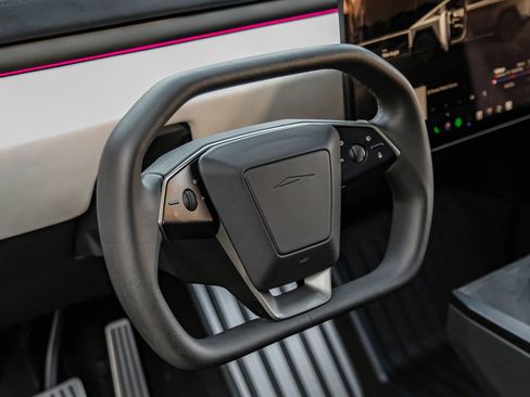Used 2024 Tesla Cybertruck Cyberbeast AWD/4WD image 23
