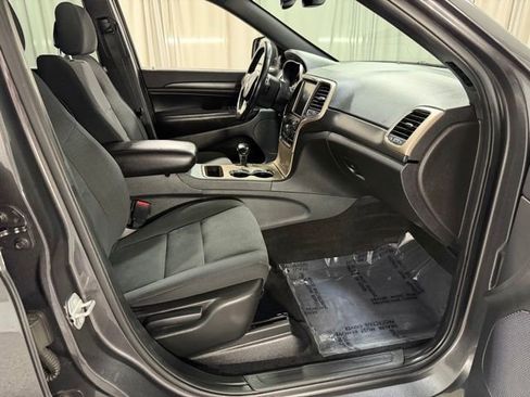 Used 2015 Jeep Grand Cherokee Laredo w/ Quick Order Package 23E AWD/4WD image 7