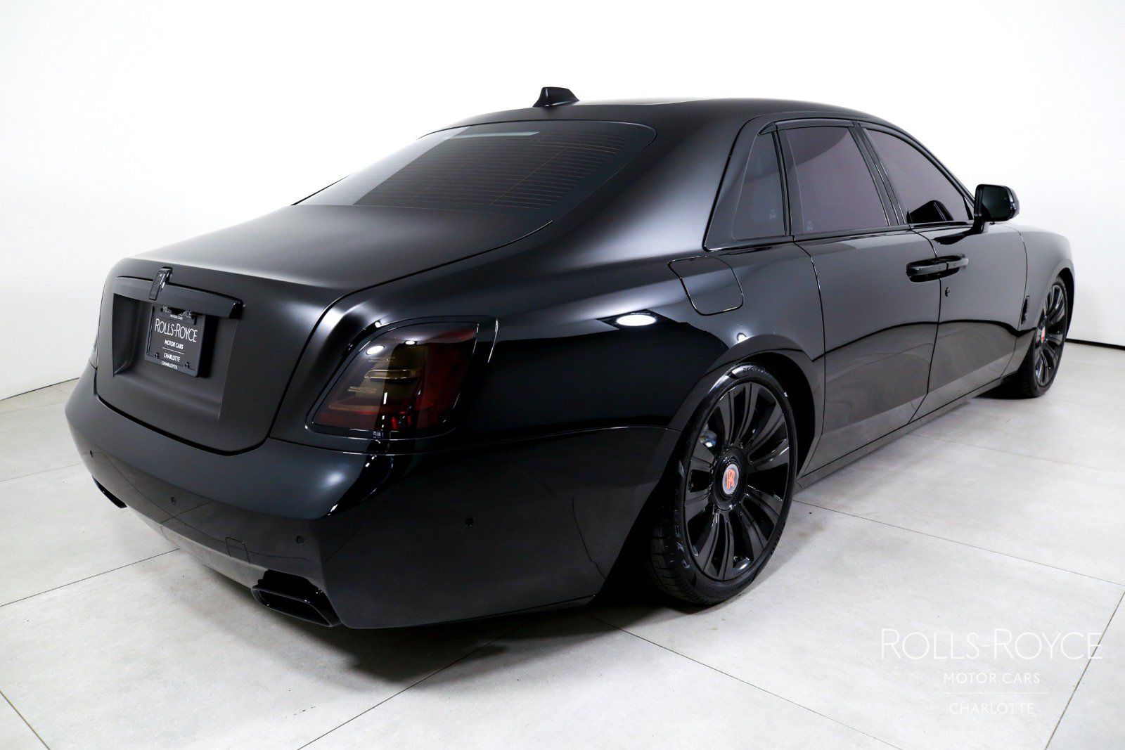 Used 2024 Rolls-Royce Ghost AWD/4WD image 2