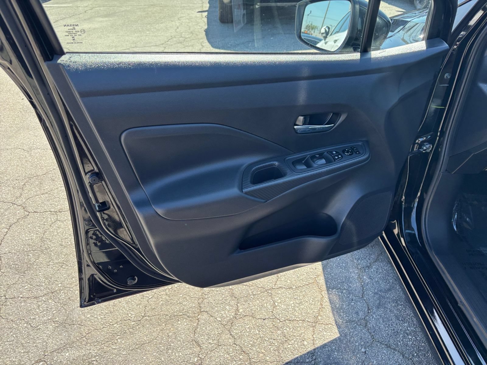 Used 2025 Nissan Versa SV FWD image 18