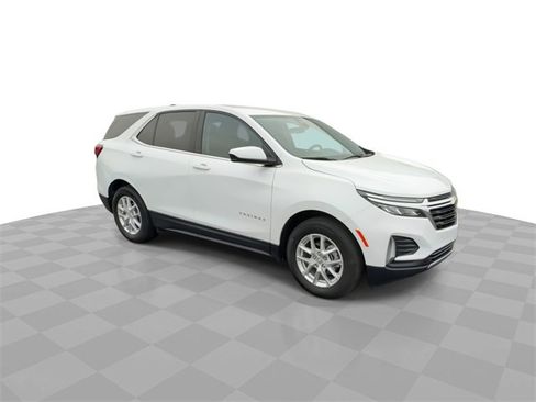 Certified 2024 Chevrolet Equinox LT w/ LPO, Floor Liner Package image 2