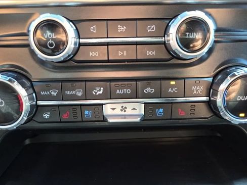 Used 2022 Ford F150 Lariat w/ Equipment Group 502A High AWD/4WD image 32