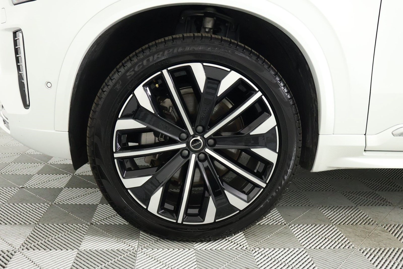 Used 2026 Volvo XC90 B6 Plus AWD/4WD image 28