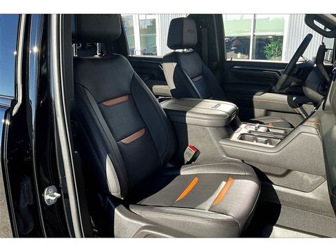 Used 2024 GMC Sierra 2500 AT4 image 8