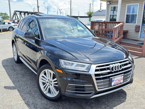 Used 2018 Audi Q5 2.0T Premium Plus w/ Premium Plus Package AWD/4WD image 3