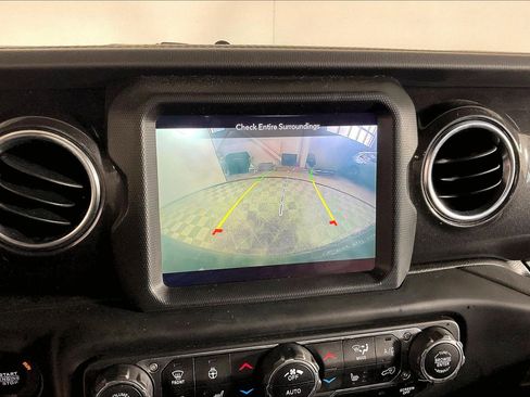 Used 2021 Jeep Wrangler Unlimited Sahara image 20