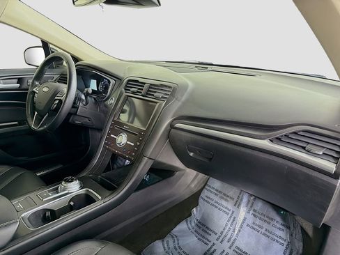 Used 2019 Ford Fusion Titanium image 31