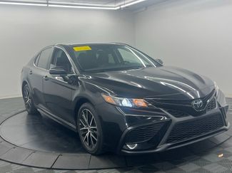 Used 2024 Toyota Camry SE FWD video 3