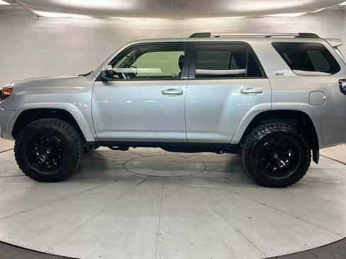 Used 2020 Toyota 4Runner SR5 w/ Wilderness Package AWD/4WD image 2