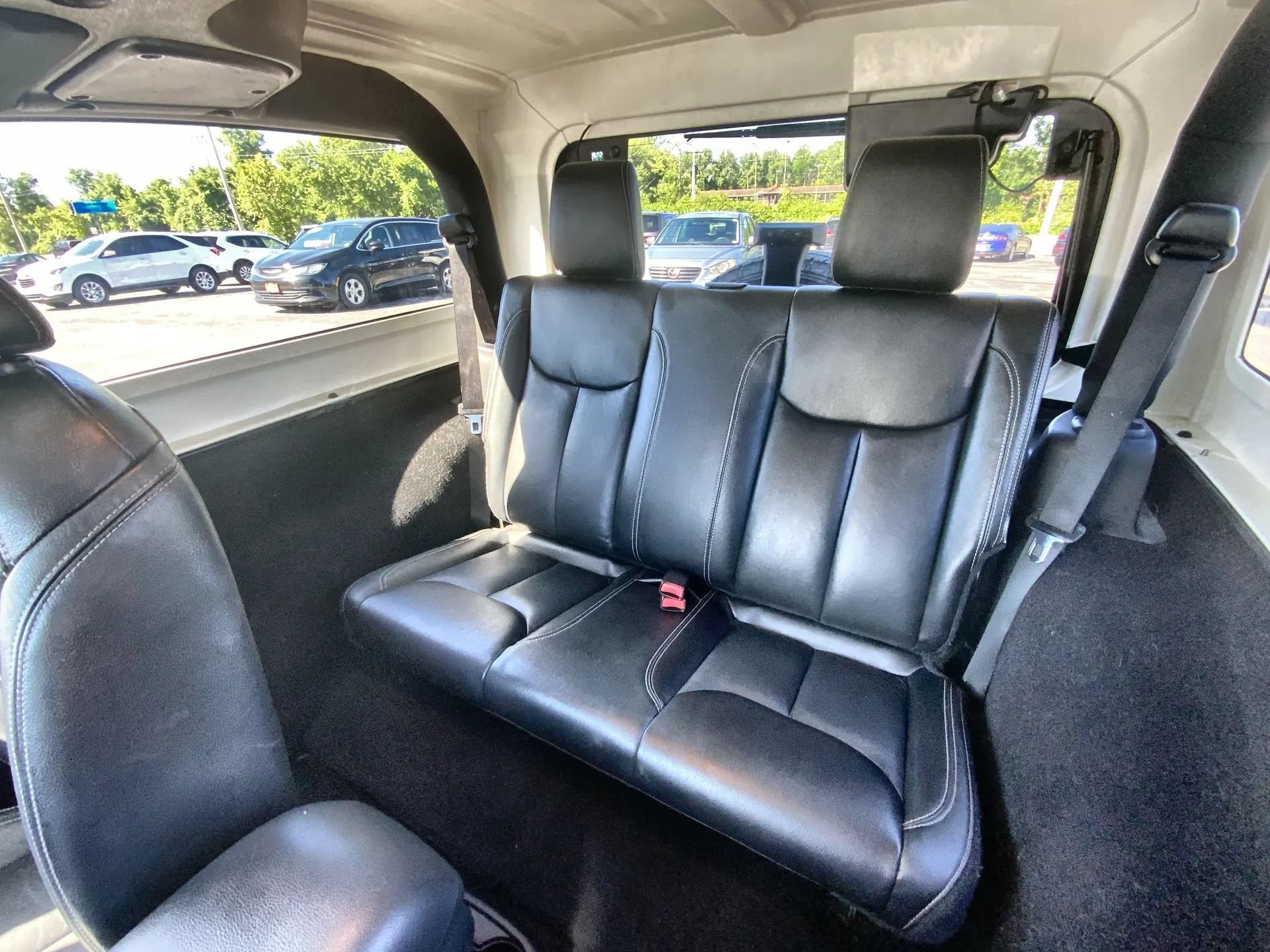 Used 2016 Jeep Wrangler Sahara w/ Connectivity Group AWD/4WD image 22