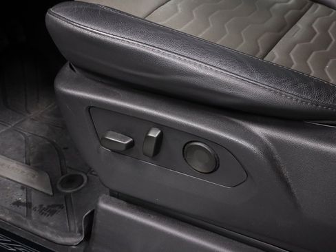 Used 2024 Chevrolet Silverado 2500 ZR2 w/ Technology Package image 23