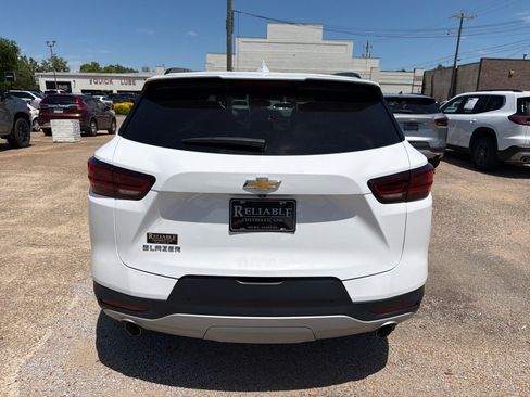 Used 2024 Chevrolet Blazer LT w/ Convenience Package FWD image 5