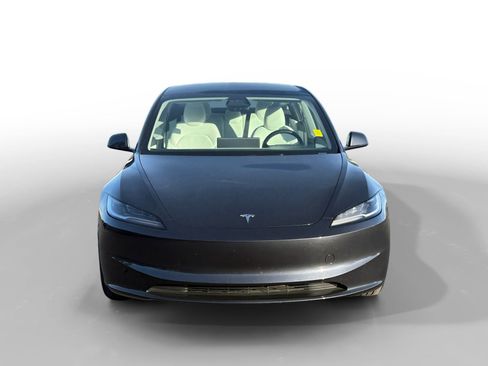 Used 2025 Tesla Model 3 Long Range image 8
