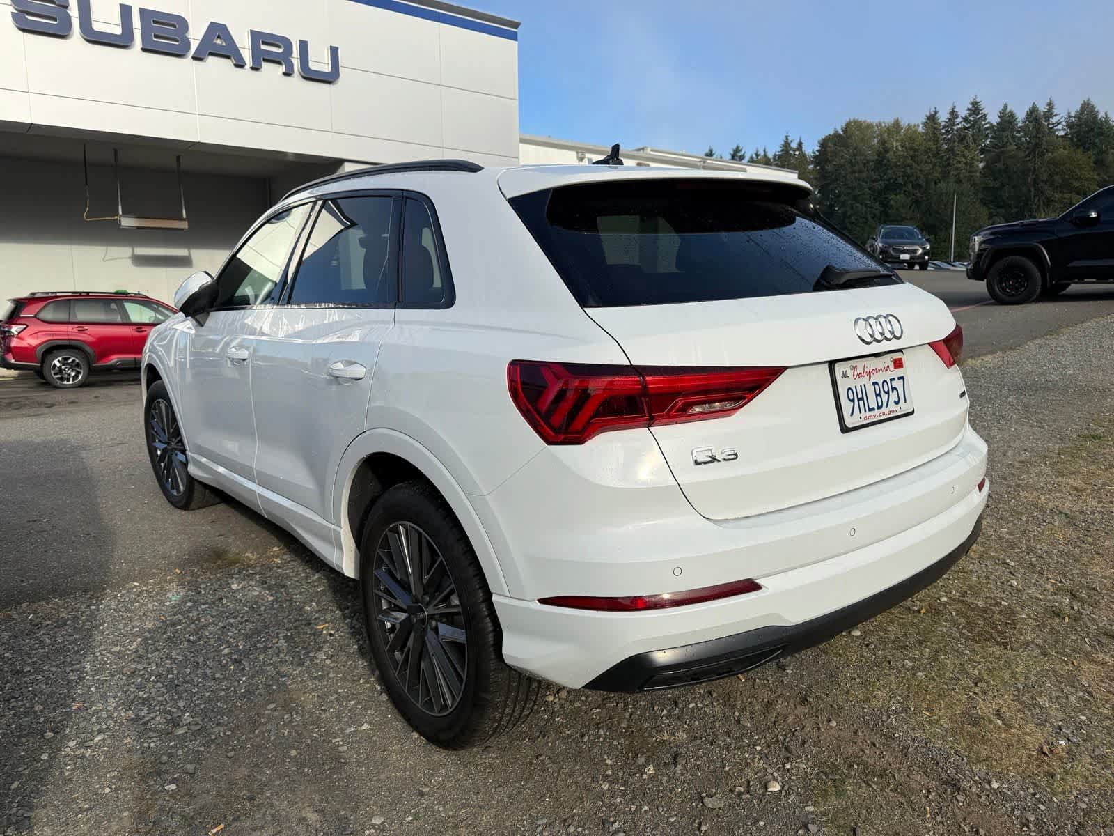 Used 2023 Audi Q3 2.0T Premium w/ Convenience Package AWD/4WD image 2