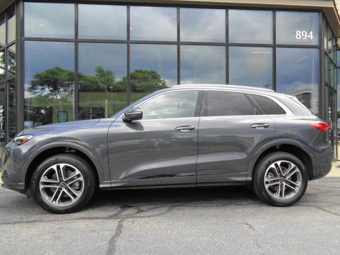 Used 2025 Audi Q5 Premium w/ Convenience Package AWD/4WD image 8