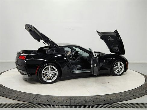 Used 2017 Chevrolet Corvette Stingray Coupe w/ Battery Protection Package image 15