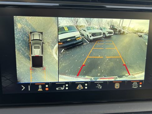 Used 2024 GMC Sierra 1500 AT4X image 30