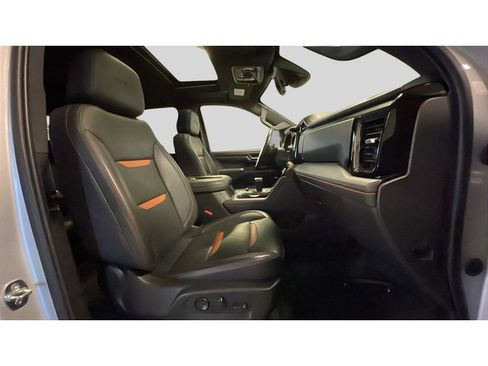 Used 2022 GMC Sierra 1500 AT4 w/ AT4 Premium Package AWD/4WD image 18