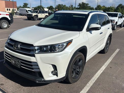 Used 2019 Toyota Highlander Limited Platinum AWD/4WD image 1