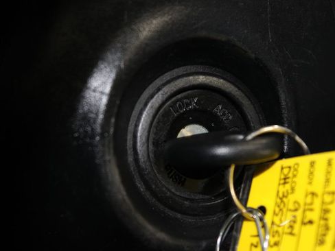 Used 2013 Hyundai Elantra GLS image 33