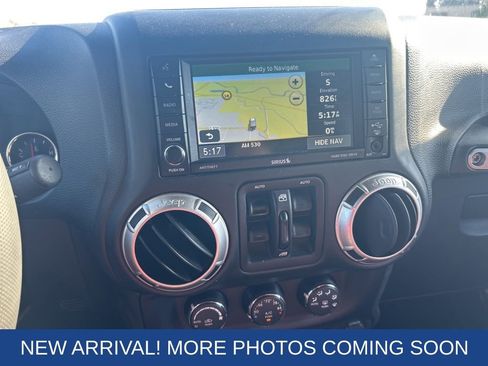 Used 2016 Jeep Wrangler Unlimited Rubicon image 9