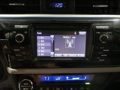 Used 2015 Toyota Corolla LE FWD image 24